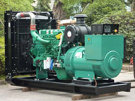 齐干却勒街道710kw康明斯柴油发电机组
